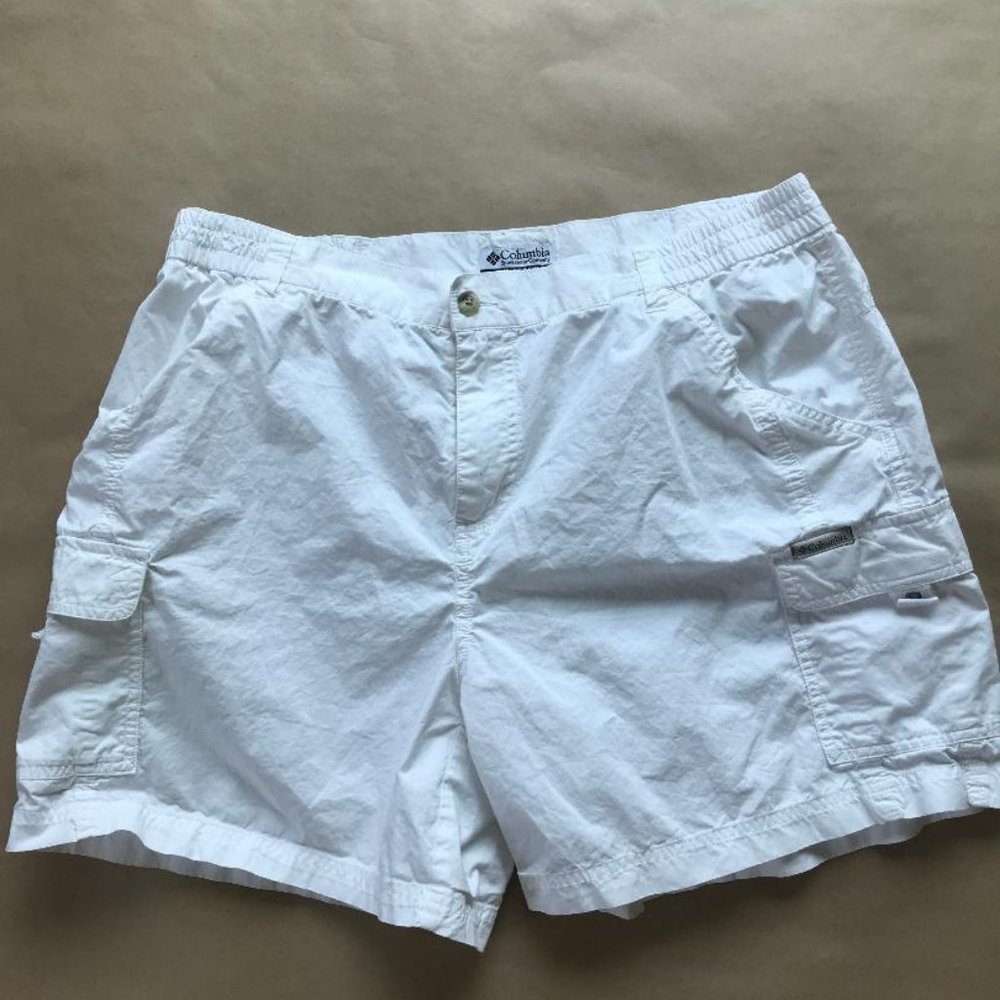 Columbia white cargo shorts